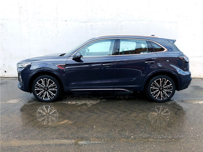 Hongqi HS5 (2025) вид сбоку