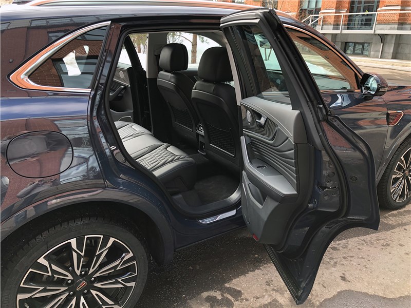 Hongqi HS5 (2025) второй ряд
