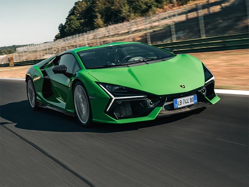 Lamborghini не вернет механическую коробку передач в свои суперкары