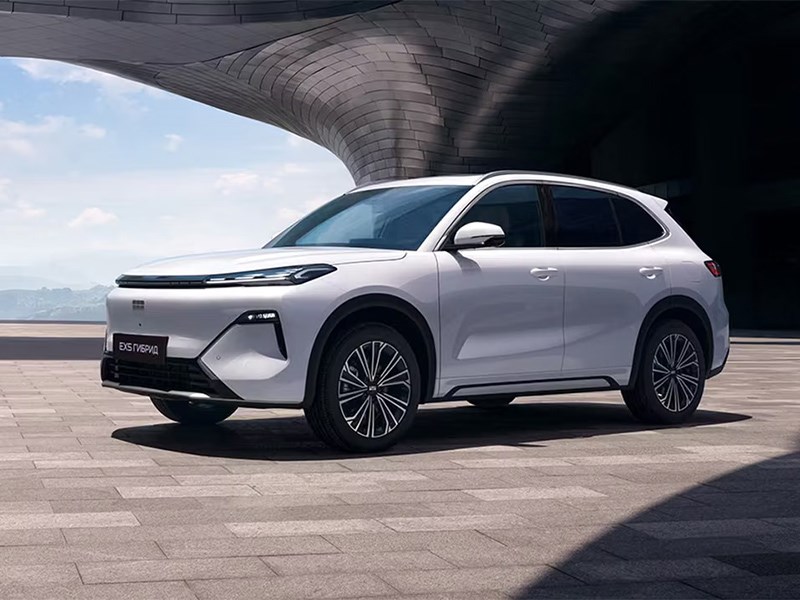 Geely EX5 EM-i получит полный привод в России