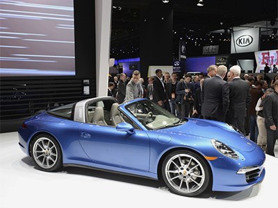 Porsche представил в Детройте новое поколение суперкара 911 Targa