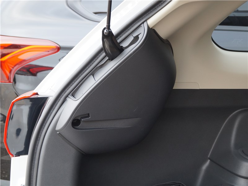 Mitsubishi Outlander 2018 электропривод двери багажника