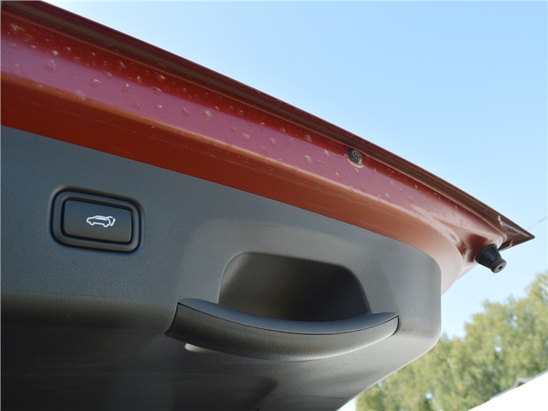 Hyundai Tucson (2021) дверь багажника