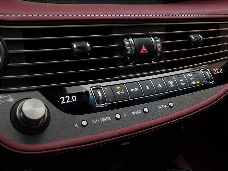 Lexus LS 500 2018 управление аудиосистемой и климатом