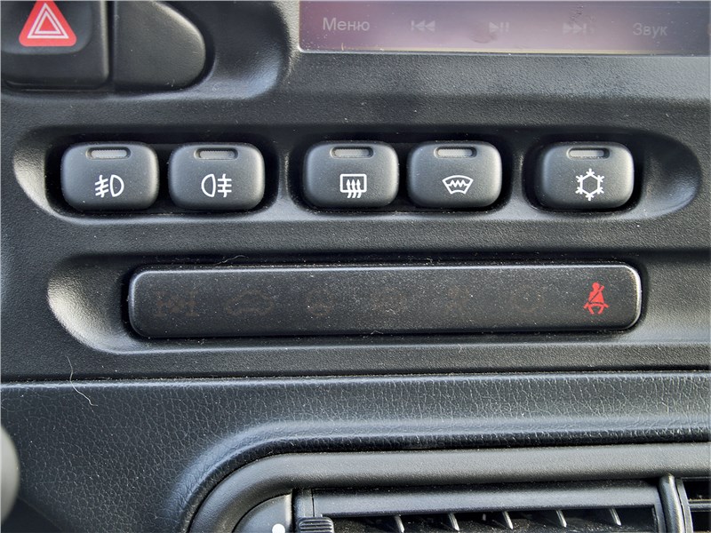 Lada Niva Travel (2021) кнопки