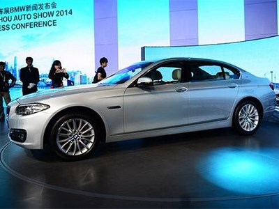 В Гуанчжоу дебютировал гибридный седан BMW 530Le