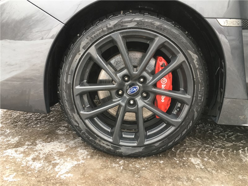 Subaru WRX Sport (2018) колесо