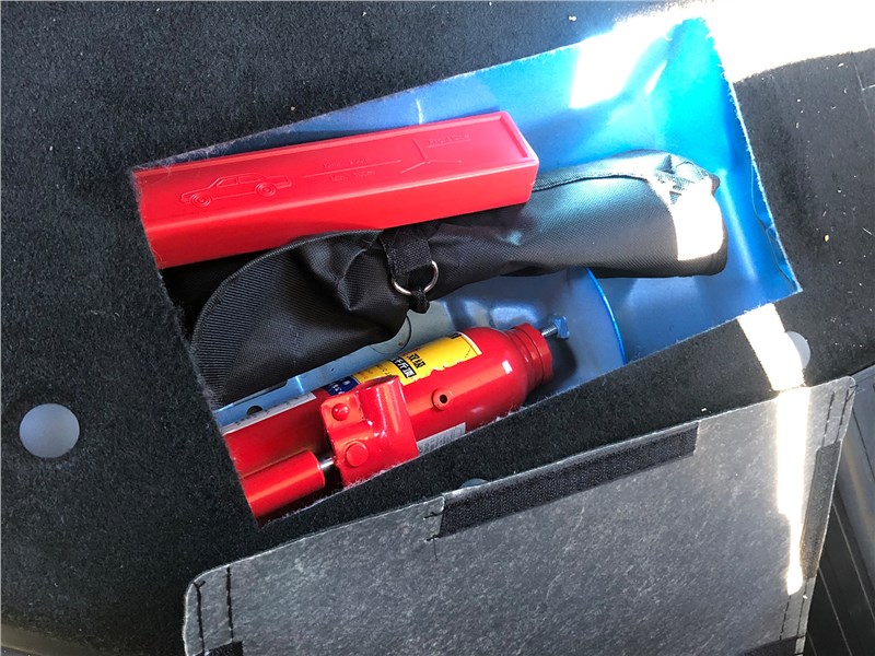 Foton Tunland G7 (2024) штатные инструменты