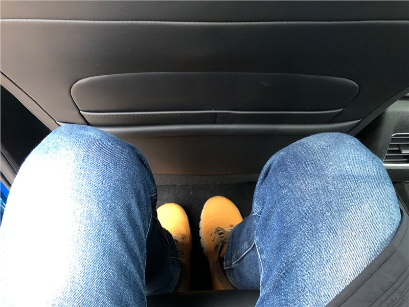 JAC T9 (2024) задний ряд