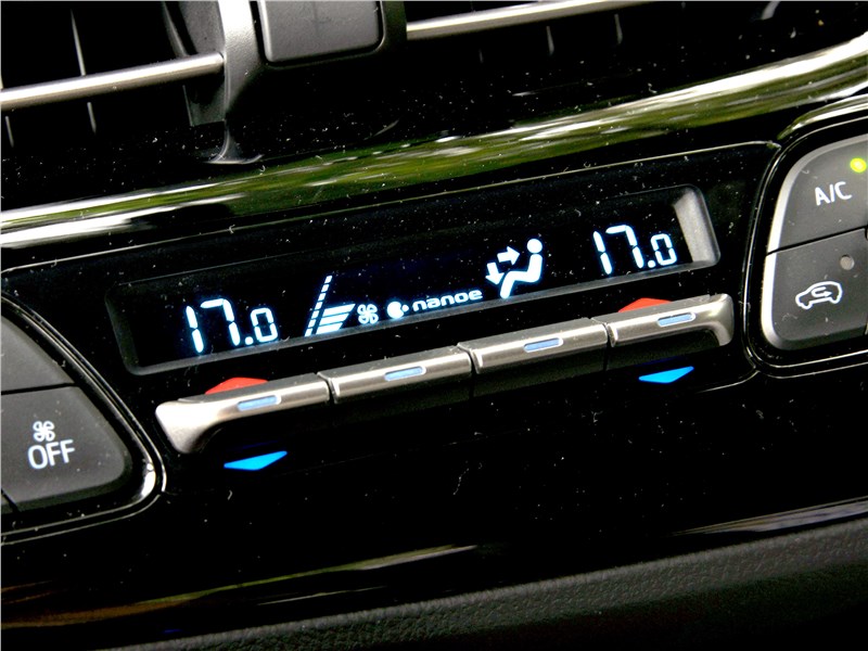 Toyota C-HR 2020 управление климатом
