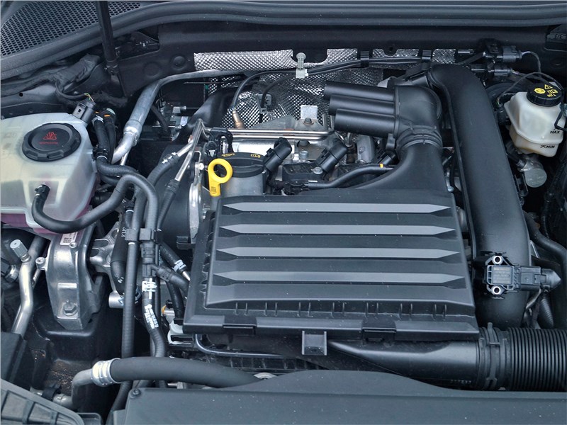 Audi A3 (2021) моторный отсек