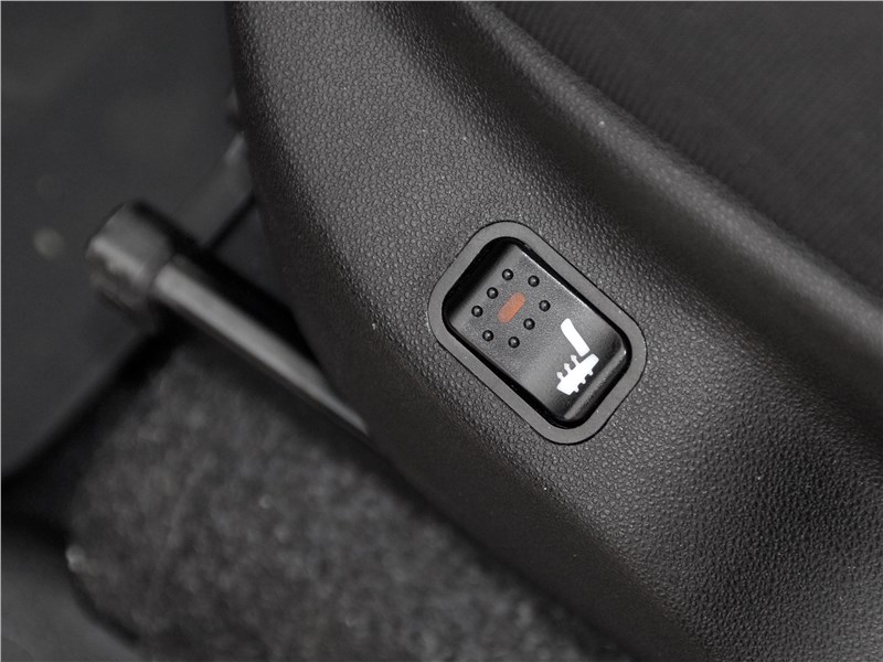 Fiat Doblo 2015 передние кресла