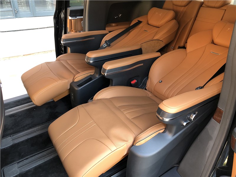 Hongqi HQ9 (2025) второй ряд 