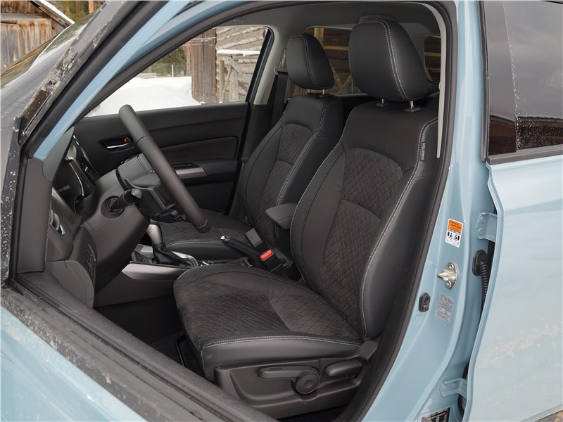 Suzuki Vitara 2019 передние кресла