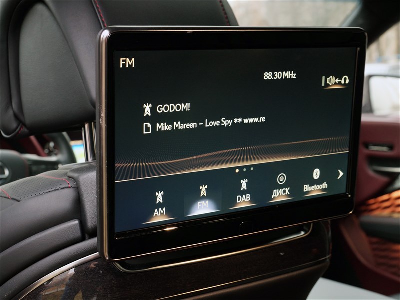 Lexus LS 500 2018 монитор
