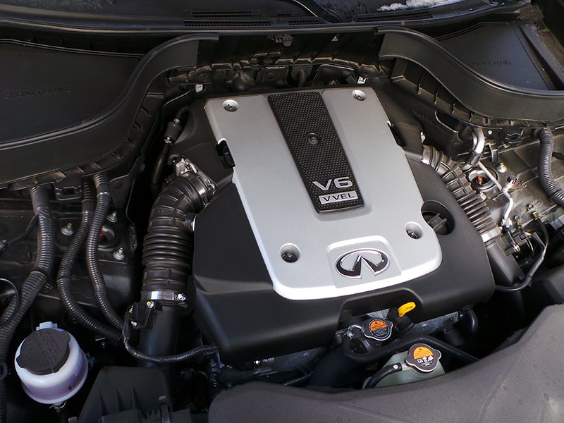 Infiniti QX70 2015 двигатель