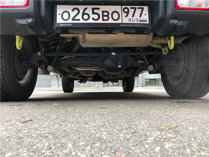 Suzuki Jimny Nomad (2024) задняя подвеска