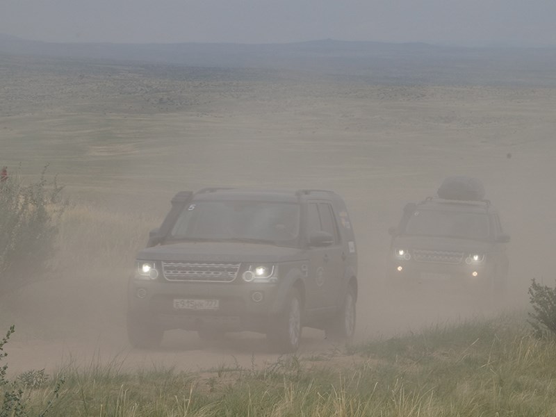 Land Rover Discovery 2014 "в тумане"
