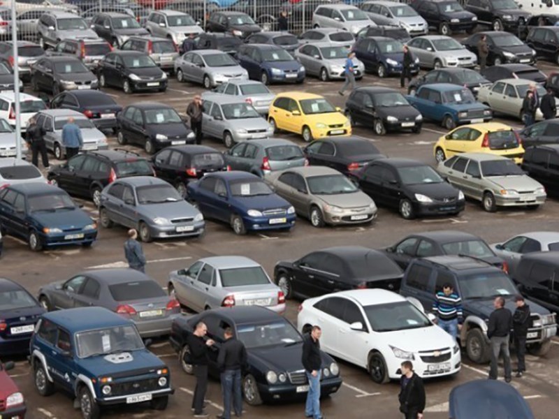 Продажи подержанных автомобилей в России начали расти