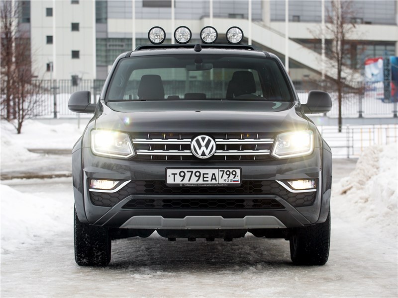 Volkswagen Amarok Dark Label 2019 вид спереди