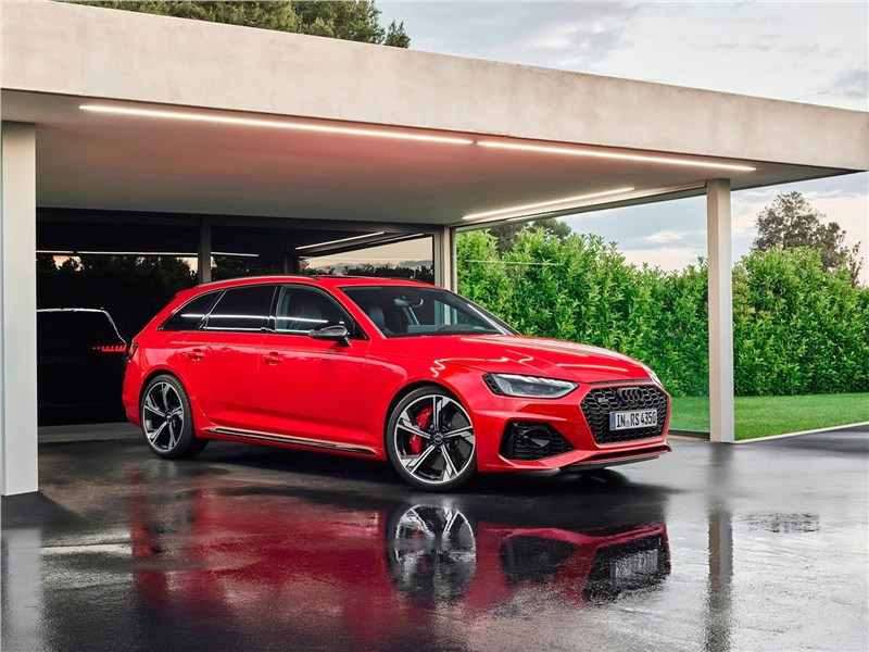 Audi RS4 Avant 2020 вид спереди