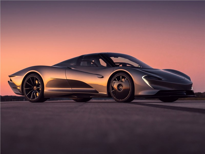 McLaren Speedtail 2020 вид спереди