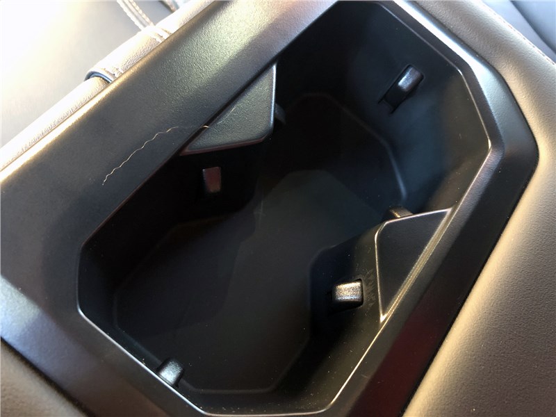 Geely Preface (2024) подстаканники