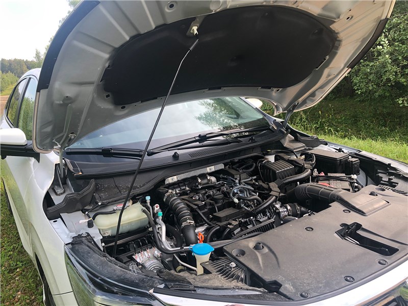 Honda Crider (2018) моторный отсек