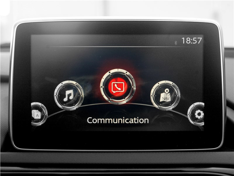 Mazda MX-5 2015 монитор