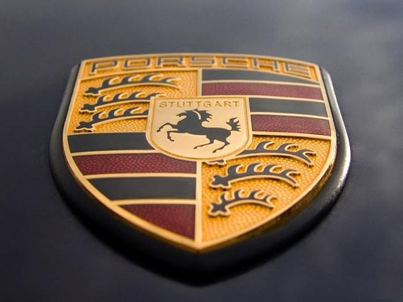 В Германии с готовых Porsche украли подушки безопасности