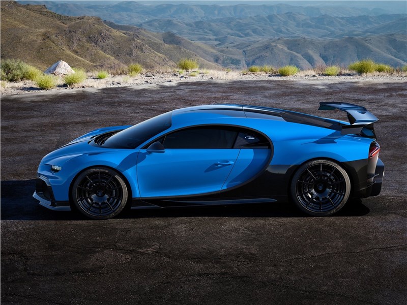 Bugatti Chiron Pur Sport (2021) вид сбоку