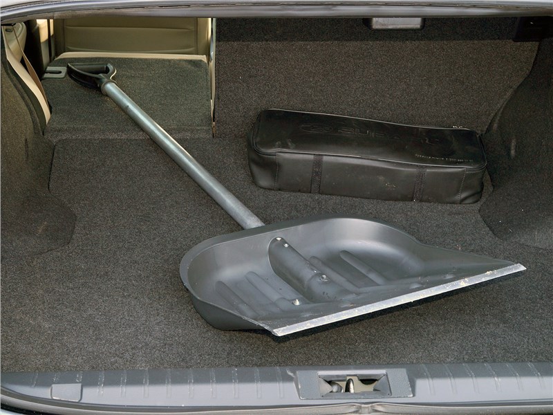 Subaru Legacy 2018 багажное отделение