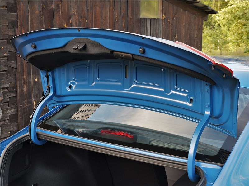 Hyundai Solaris 2020 крышка багажника