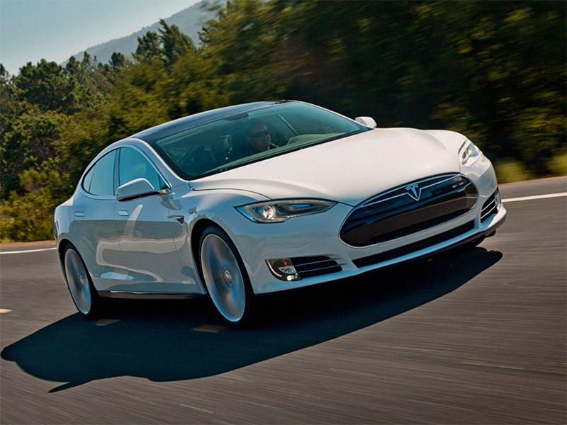 Страховщики США ограничивают Tesla в возможностях.
