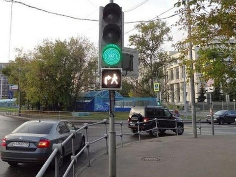 Российские водители смогут поворачивать «на пешехода»