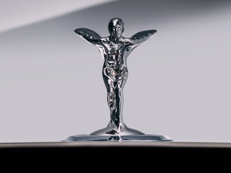 Rolls-Royce впервые за 111 лет обновил свой «Дух экстаза»