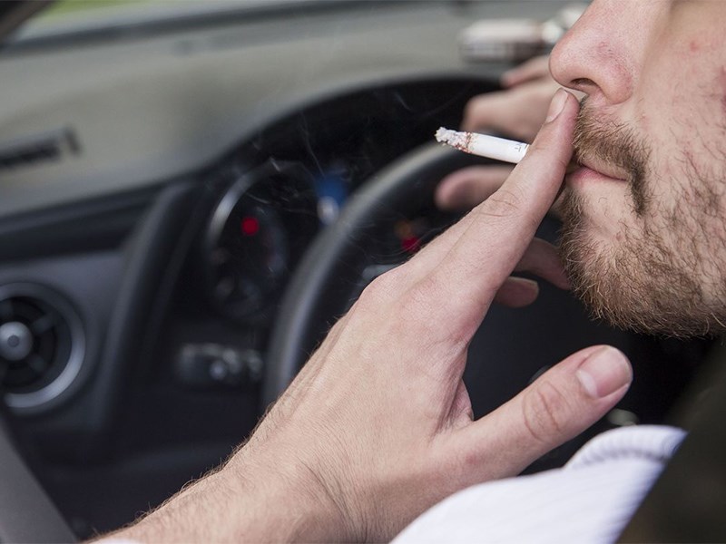 В Германии собираются ввести запрет на курение в автомобилях