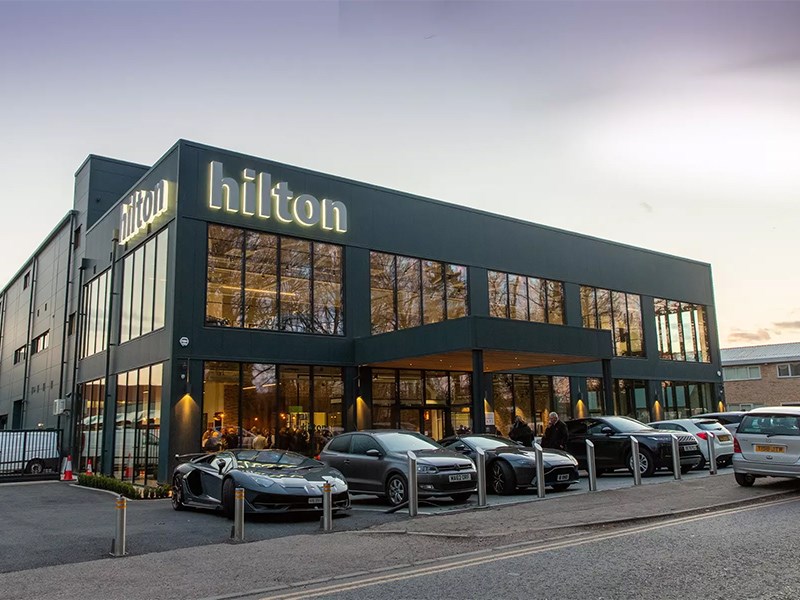Hilton создал пятизвездочный отель для автомобилей