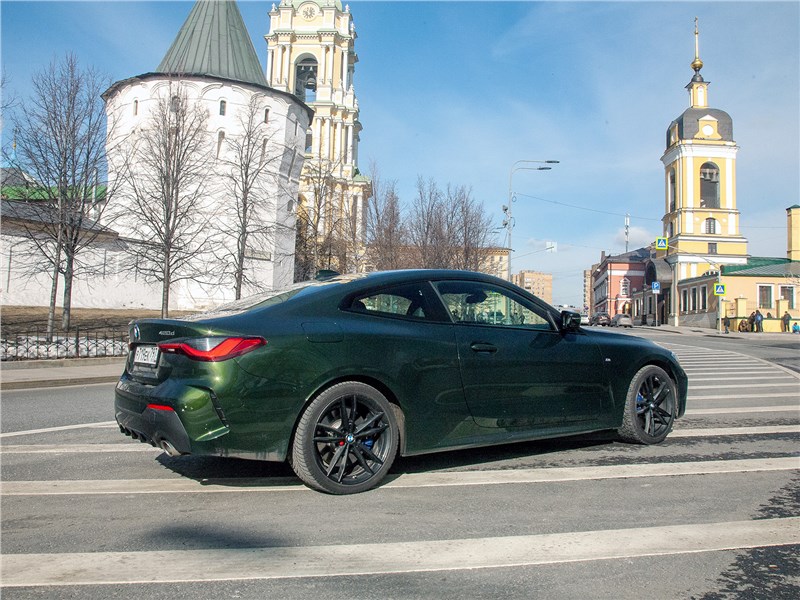 BMW 4-Series Coupe (2021) вид сзади