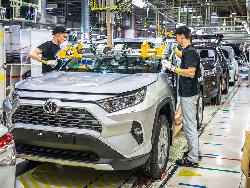 Toyota начнет сокращения на российском заводе в ноябре