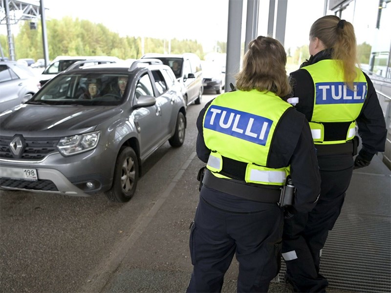 Финляндия выдворяет российские автомобили 