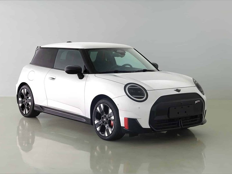 Стали известны технические характеристики MINI Cooper JCW и Aceman JCW