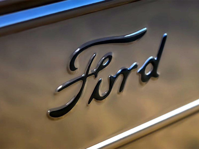 Ford приостанавливает экспорт автомобилей в Китай на фоне эскалации торговых пошлин