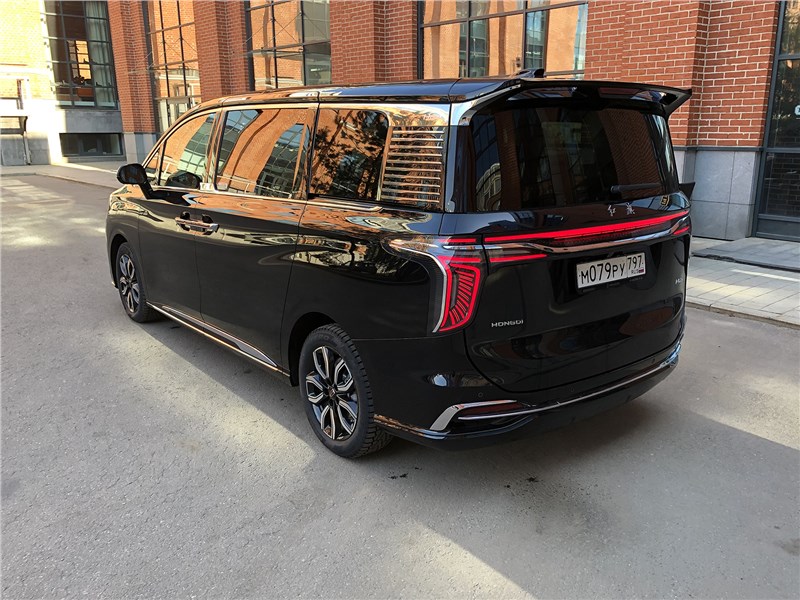 Hongqi HQ9 (2025) вид сзади
