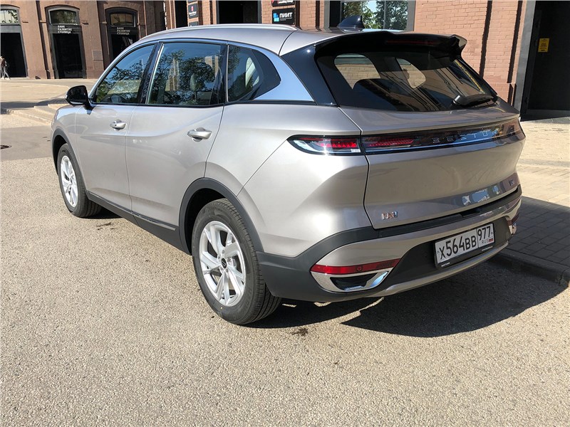 FAW Bestune T90 (2025) вид сзади