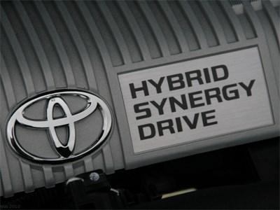 Toyota сделает все свои внедорожники гибридными
