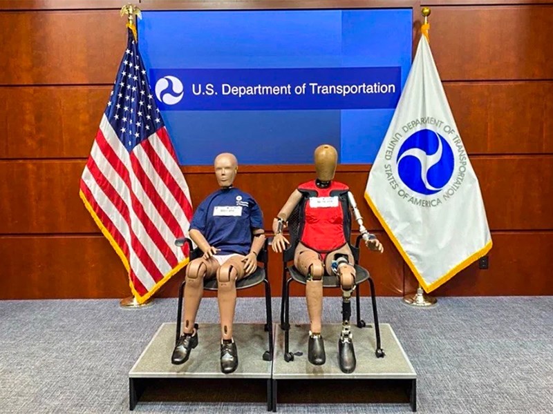 В США создали первый женский краш-тестовый манекен