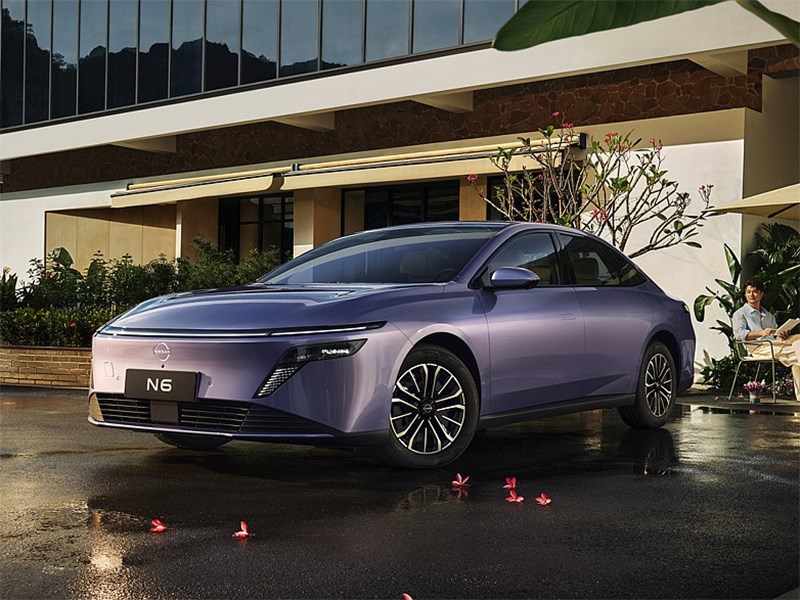 Nissan вывел на рынок недорогой гибридный седан N6
