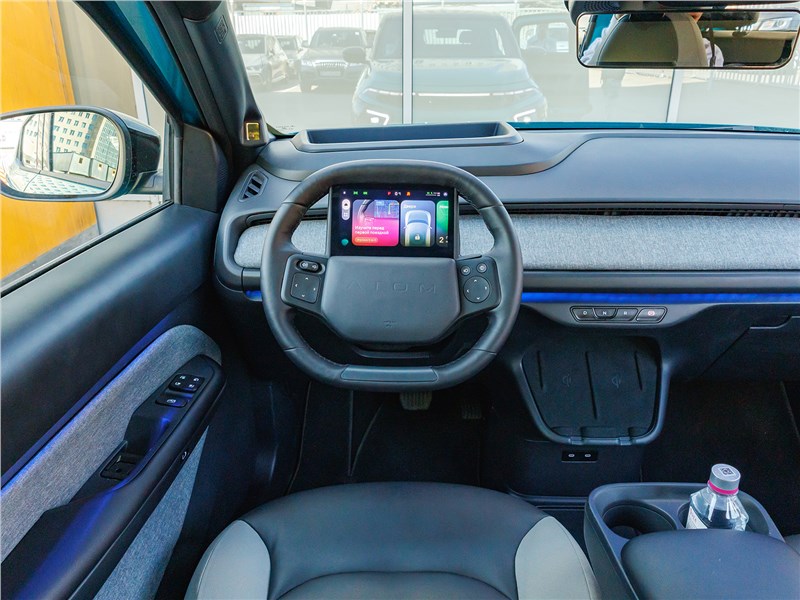 Атом 01 (2026) салон