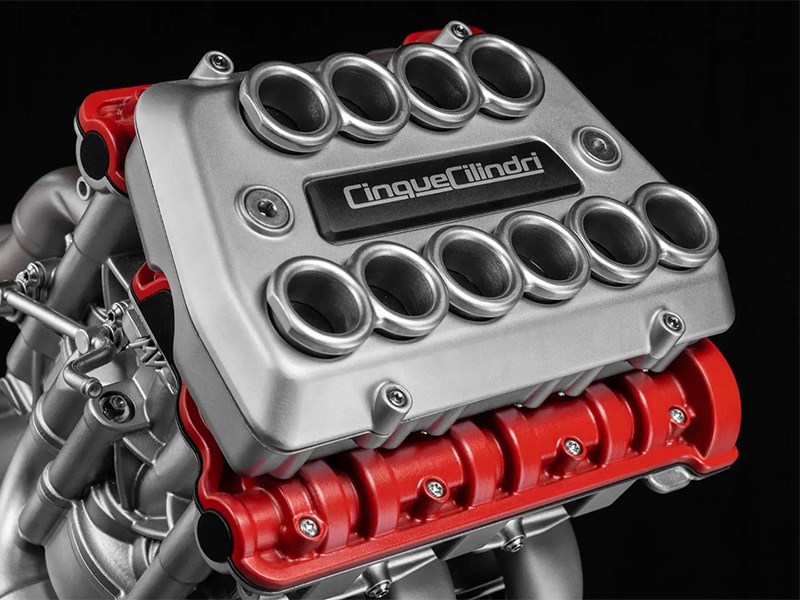 Итальянцы из MV Agusta создали уникальный 5-цилиндровый мотор